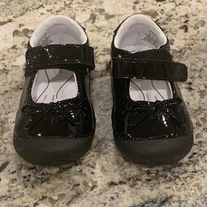Stride Rite kids shoes Size 5M